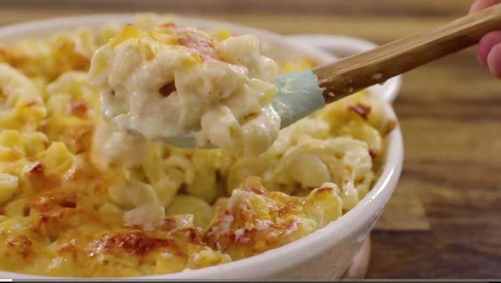 Simple cooking macaroni and cheese